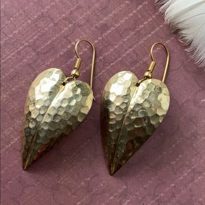🌟3/$15 Vintage 1980’s hammered heart earrings